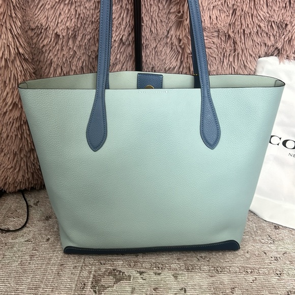 Coach Kia leather tote. EUC - Picture 5 of 5